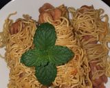 Foto langkah ke 4 dari resep Mie gulung sosis kriuk.