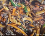 Foto del paso 7 de la receta: Udon con verduras, tortilla y secreto adobado