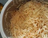 A picture of step 1 of Sevai upma.