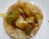 A picture of step 3 of Raj Kachori.