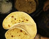 A picture of step 8 of Roti ke double layer tringle shape pizza.