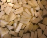 Foto del paso 1 de la receta: 208. Barquitas de endibias rellenas de manzana y nueces con salsa de roquefort (entrante ensalada)