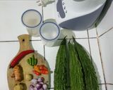 Foto langkah ke 1 dari resep Tumis Pare Bumbu Kuning.