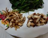 Foto langkah ke 3 dari resep Lomie kangkung vegetarian.