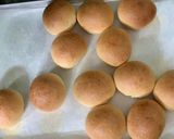 Foto langkah ke 3 dari resep Korean Cream Cheese Garlic Bread.