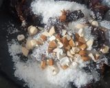 ખજૂર કોકોનટ પૂરી(Dates coconut puri recipe in Gujarati) રેસીપી સ્ટેપ3ફોટો