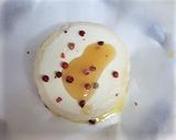 Foto do passo 2 de Queijo Chévre com mel e pimenta rosa