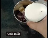 A picture of step 4 of Dragon banana smoothie.
