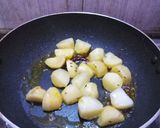 A picture of step 2 of Aloo gobi Masala.