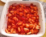 Une image de l'étape 3 de Crumble aux pommes et framboises.