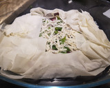 Foto del paso 2 de la receta: Cebolla roja caramelizada con parmesano en masa filo