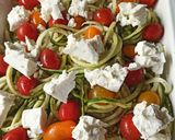 Une image de l'étape 2 de Spaghetti de courgettes, feta et tomates cerises.