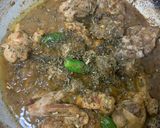 A picture of step 7 of Delicious white chicken karahi serve with chupri chapati.