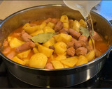 Foto del paso 7 de la receta: Guiso de salchichas con patatas