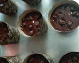 Foto langkah ke 4 dari resep Banana Choco Muffin / Muffin Pisang Coklat Panggang Simple.