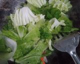 Foto langkah ke 2 dari resep Tumis Tahu Sawi Putih.