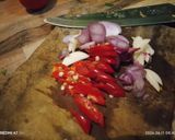 Foto langkah ke 3 dari resep Tumis Daun Mengkudu Simpel.