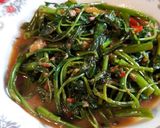 Foto langkah ke 4 dari resep Tumis Kangkung ala Resto.