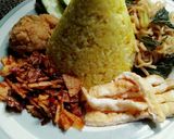 Foto langkah ke 6 dari resep Tumpeng Mini Komplit.