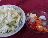 Foto langkah ke 1 dari resep Tumis Sayur Kol.