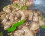 รูปขั้นตอนการทำที่ 2 ของ หมูสามชั้นผัดกะปิ