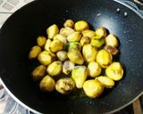 A picture of step 1 of Keema and peas aloo dum.