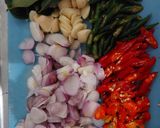 Foto langkah ke 4 dari resep Oseng Kikil Pedas.