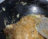 Foto langkah ke 3 dari resep Bihun goreng kecap.