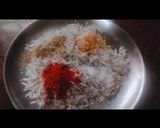 A picture of step 1 of Dry coconut chutney.