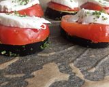 Foto del paso 2 de la receta Salmón a la plancha, montadito de berenjena y esalada de aguacate