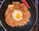 A picture of step 3 of Egg fried rice with ham.