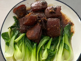 Mhoo-hong (Red Braised Pork Belly)