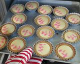 Foto langkah ke 13 dari resep Strawberry Cheese Tart 🧀🍓🍃.