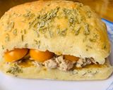 Hình bước làm 3 của món Bánh mì ciabatta kẹp cá ngừ bò sốt mayonnaise và quả tầm bóp (thù lù)