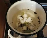 Vörösboros vaddisznó pörkölt bográcsban, galuskával recept fázis 2 fotója