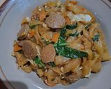 Foto langkah ke 7 dari resep Kwetiau Goreng Sederhana.