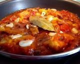 Foto del paso 2 de la receta Abadejo en salsa de tomate y pimientos del piquillo