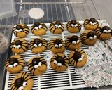 A picture of step 8 of Spider Peanut Butter Cookies🕷️ (Halloween).