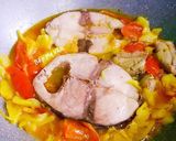 Hình bước làm 3 của món Cá ngừ kho thơm cà