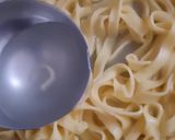 Foto del paso 3 de la receta: Fettuccine "Alfredo" de Alfredo alla Scrofa restaurant en Roma, Italia 🇮🇹 🍝