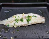 Foto del paso 1 de la receta: Lenguado a la plancha con patatas cocidas 