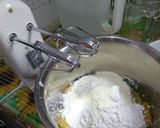 Foto langkah ke 3 dari resep Mocca roll nougat.