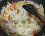 Foto langkah ke 4 dari resep Tumis Jamur Tiram Orak Arik Telur.