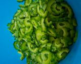 Foto langkah ke 1 dari resep Tumis Pare Khas Bekasi.