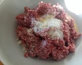 A picture of step 2 of Polpettone ripiene di frittata ai spinaci.