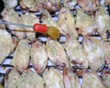 Foto del paso 3 de la receta: Alitas, patitas de pollo con pasta de garbanzos