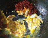 Foto langkah ke 3 dari resep Indomie Goreng Nyemek Simpel.