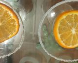 A picture of step 3 of Orange crush cocktail🍸.
