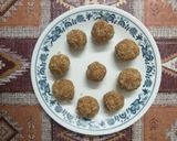A picture of step 4 of Poha and dryfruits ladoo.