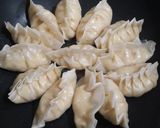 Foto langkah ke 4 dari resep 餃子 Gyoza - Japanese dumpling.